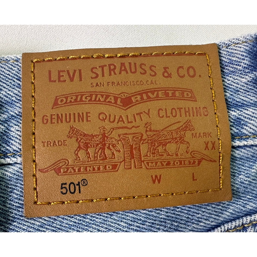 NWT Levi's Premium 501 Shorts Sz 34 Distressed Light Wash High Rise Denim Cutoff - Picture 3 of 16